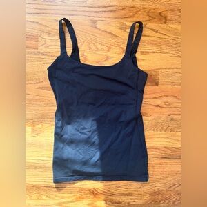 Lululemon black tank size 6